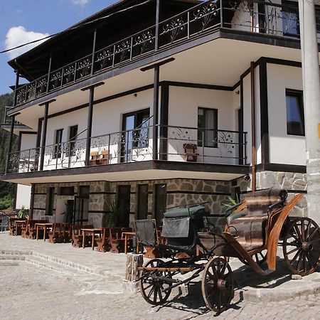 Family Hotel Valchanovata Kashta Fotinovo Exterior photo