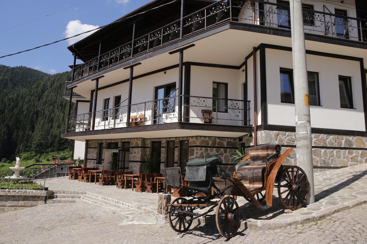 Family Hotel Valchanovata Kashta Fotinovo Exterior photo